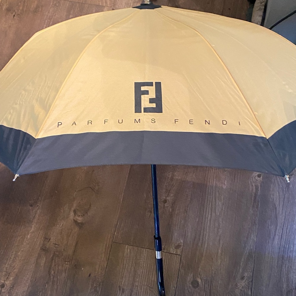 Vintage Fendi Parfums Umbrella ☂️ - Picture 3 of 3